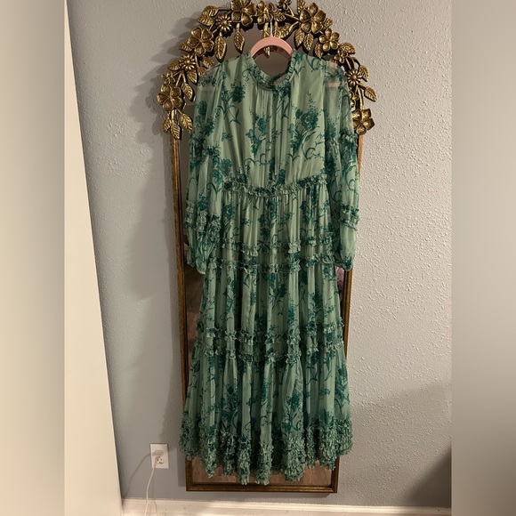 Ivy City Co Geneva Dress in Bright Green in Medium - Picture 3 of 4